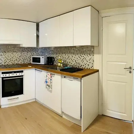 Family Friendly 2 Bed With Sea View Located In Nordstrand For 5 Guests With A Garden And Grill With Sea View Just Beside The * أوسلو