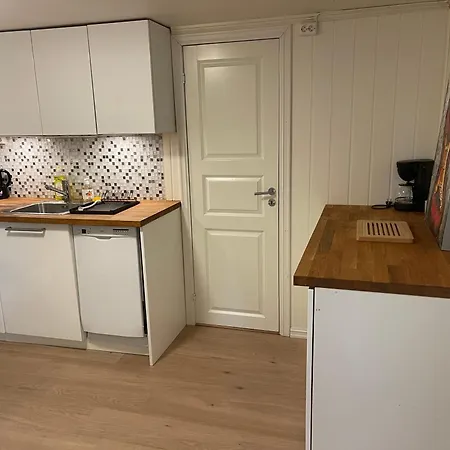 Family Friendly 2 Bed With Sea View Located In Nordstrand For 5 Guests With A Garden And Grill With Sea View Just Beside The شقة