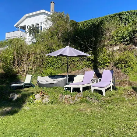 Family Friendly 2 Bed With Sea View Located In Nordstrand For 5 Guests With A Garden And Grill With Sea View Just Beside The شقة