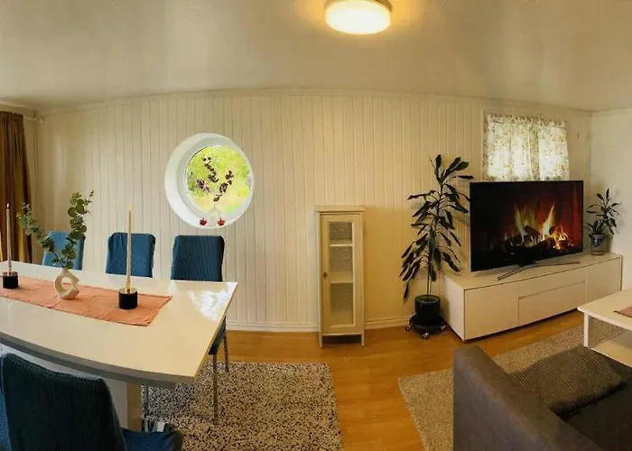 Family Friendly 2 Bed With Sea View Located In Nordstrand For 5 Guests With A Garden And Grill With Sea View Just Beside The شقة