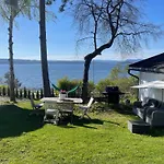 Family Friendly 2 Bed With Sea View Located In Nordstrand For 5 Guests With A Garden And Grill With Sea View Just Beside The Апартаменты